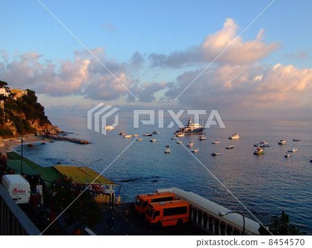 卡普里港的早晨 8454570