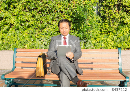 Working businessman 8457212