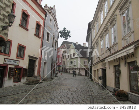 Walking around the city of Czech Republic (alley of the old city of Cesky Krumlov) Walking around the city of Czech Republic (alley of the old city of Cesky Krumlov) 8458918