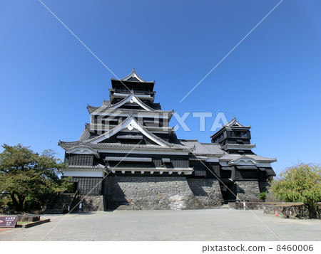 熊本地震前從城堡塔前廣場看到的主要和小型城堡塔 8460006