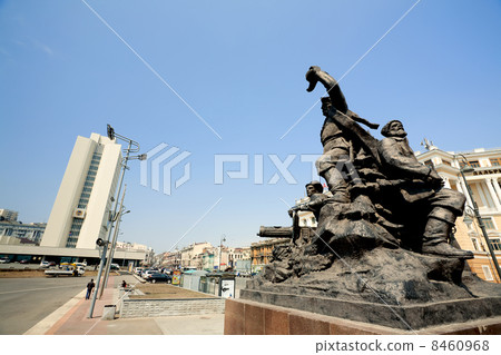 VLADIVOSTOK - APRIL 28 : socialistic monument on a main square , on april 28, 2013, Vladivostok. Rus 8460968