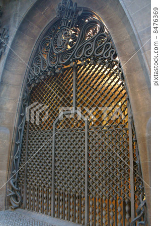 Guell residence 2013/9/17 8476369