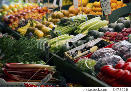 Fresh vegetables and fruit farmers market 8478626