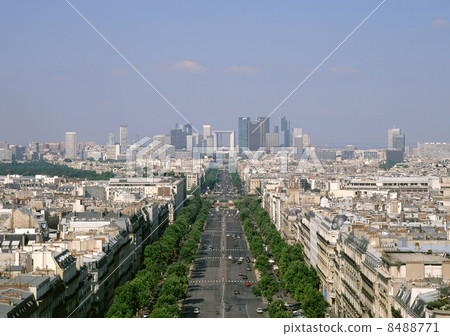 Paris city seen from the Arc de Triomphe 8488771