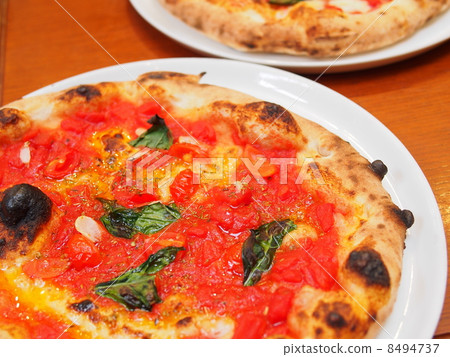 Pizza Margherita Pizza Margherita 8494737