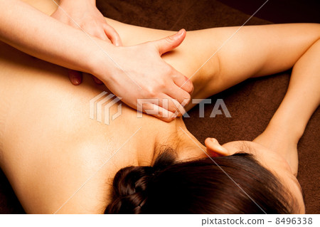 中年女性美學（由專業美學家治療） 8496338