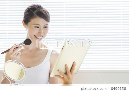 兩代美女 8499158