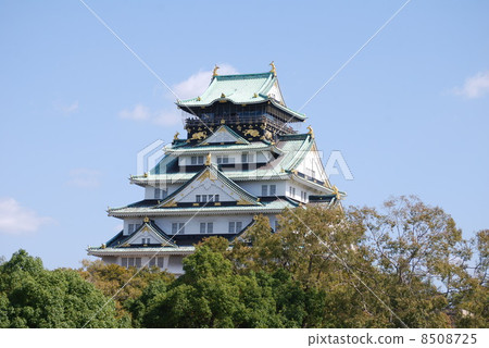 Osaka Castle castle tower in autumn sky 8508725