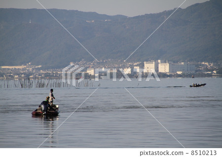 Bath fishing at Lake Biwa 8510213