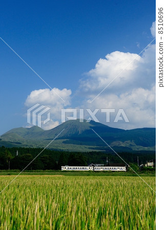阿蘇山在後面 阿蘇山在後面 8510696