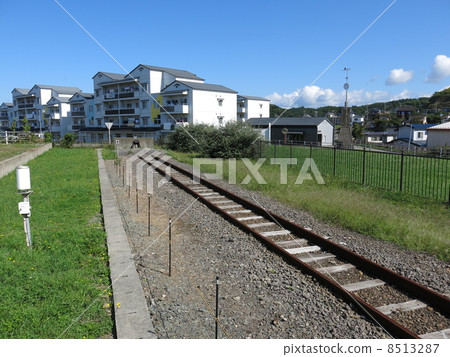 Car stops at Esashi station (taken before abolishing the Esashi line) Car stops at Esashi station (taken before abolishing the Esashi line) 8513287