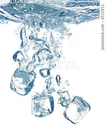 Bubbles in blue water 8515911