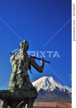 Girl statue and Mt. Fuji Girl statue and Mt. Fuji 8516697
