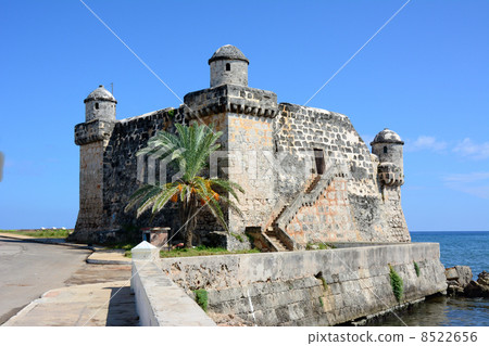 老人和大海 老人和大海 8522656