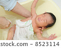 Infant bathing 8523114
