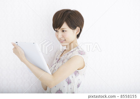 年輕的女士 年輕的女士 8558155
