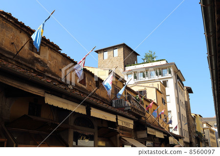Hashigami house of Ponte Vecchio bridge 8560097