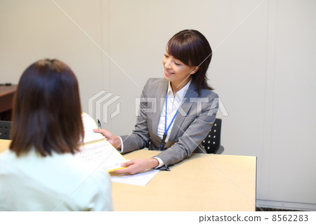 Interview / Interview 8562283