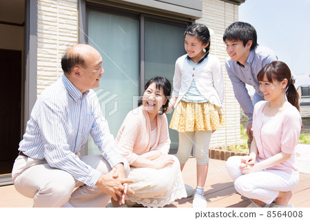 A family A family 8564008