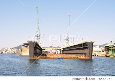 Huge floating dock 8564258
