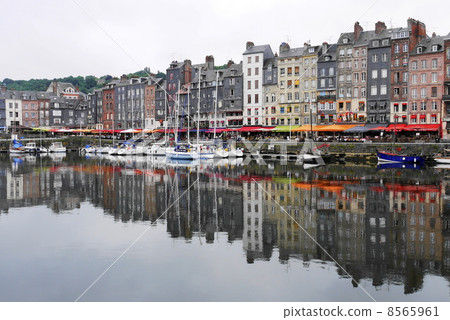 Honfleur on Honfleur 8565961