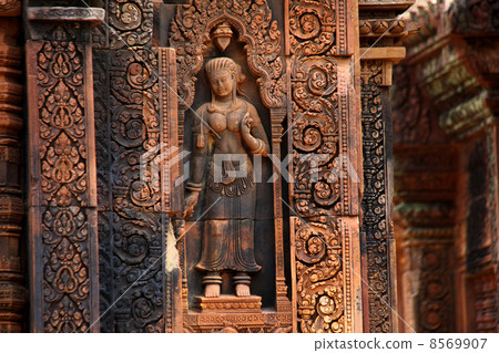 The statue of Banteay Srei 8569907