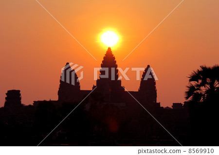 吳哥窟的日出,春分日 吳哥窟的日出,春分日 8569910
