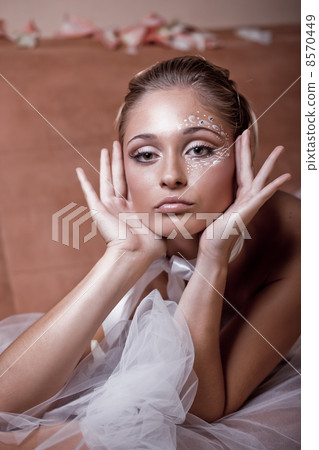 Beautiful bride 8570449