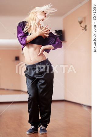 Dancer Dancer 8571589
