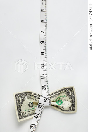 Dollar Squeeze Low Hang 8574733