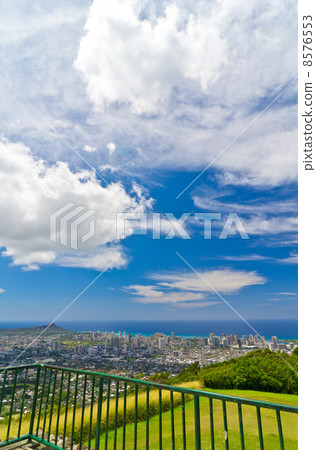 View from the hill of Hawaii Oahu Tantalus (noon) Observation Deck in the direction of Diamond Head and Waikiki View from the hill of Hawaii Oahu Tantalus (noon) Observation Deck in the direction of Diamond Head and Waikiki 8576553