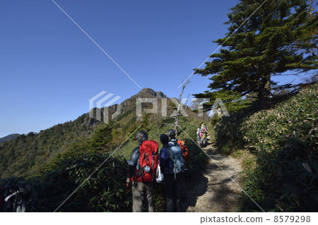 從土壤小屋俯瞰山路的Ishizuruyama 8579298