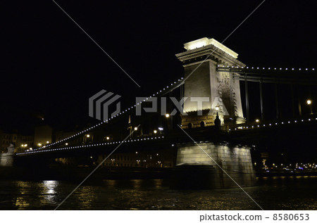 [Night view] Chain Bridge-Chain Bridge 8580653