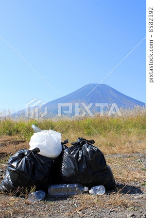 Mount Fuji and garbage problem 8582192