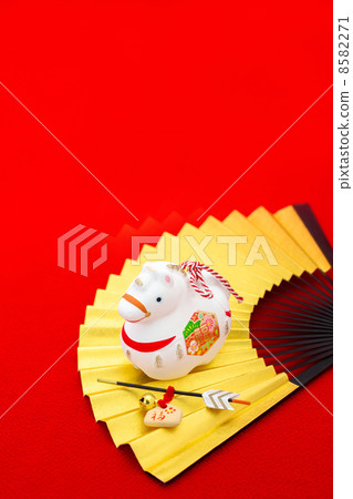 Fan fold fan and devil arrow red back 8582271