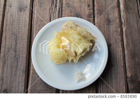 Hokkaido-grown fluffy Kitaakari potatoes with butter 8583890