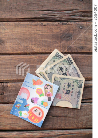 New Year's envelopes and 1,000 yen bills - small New Year's gifts 8584007