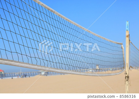 California's blue sky and beach volleyball 8586316