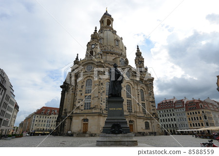 The reconstructed Dresden Frauenkirche and Lutheran statues 8588559