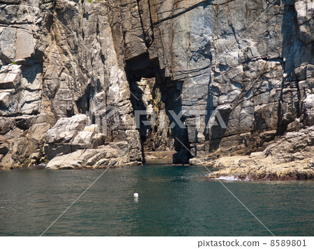 Su cave gate 8589801