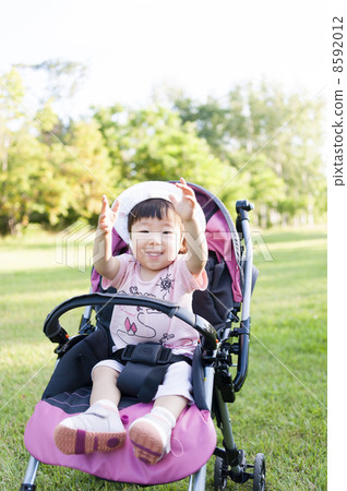 A stroller 8592012