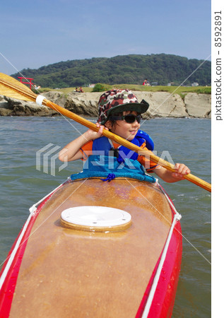 Small kayakers 8592891