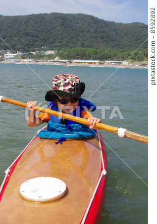 Small kayakers 8592892
