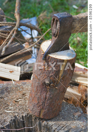 chopping firewood 8596199
