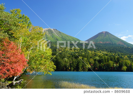 Onneto stained in autumn color (Ashoro Town) Onneto stained in autumn color (Ashoro Town) 8609688