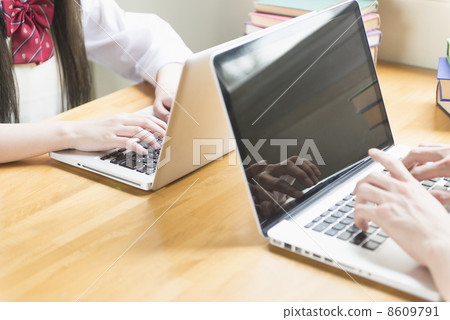 高中學生夫婦 高中學生夫婦 8609791