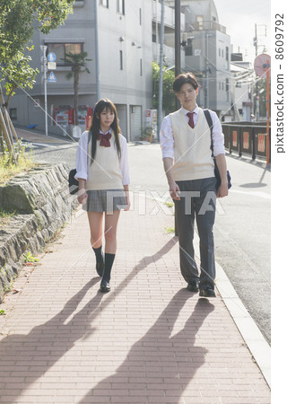 High school student couple 8609792