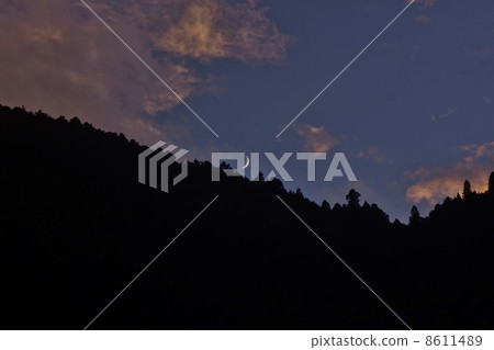 黃昏和新月 8611489