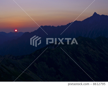 Spearhead and sunrise 8612795