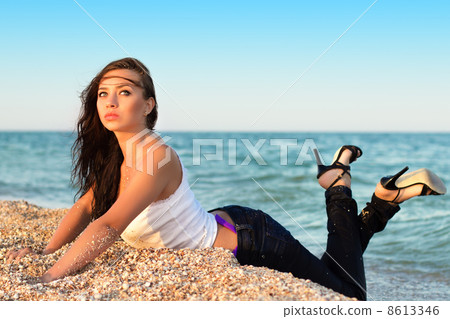 Thoughtful young brunette 8613346